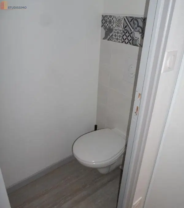 Studio meublé 31m² Le Creusot - Centre, en très bon état - Photo 2