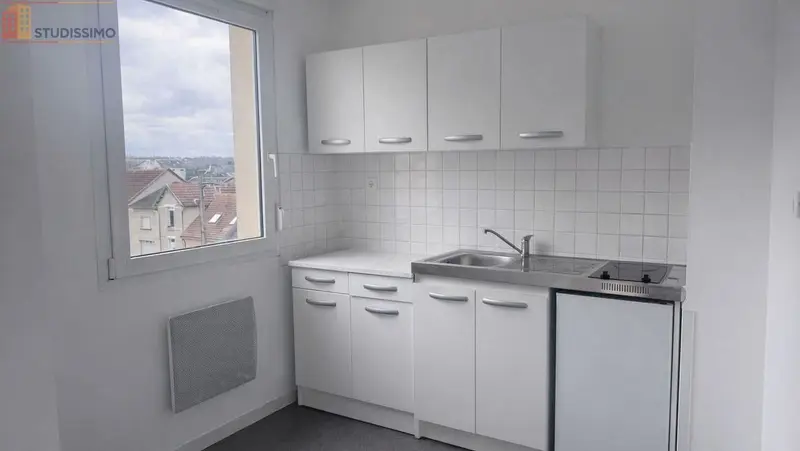 Studio meublé 26m² Le Mans - Lumineux, 3e étage - Photo 4