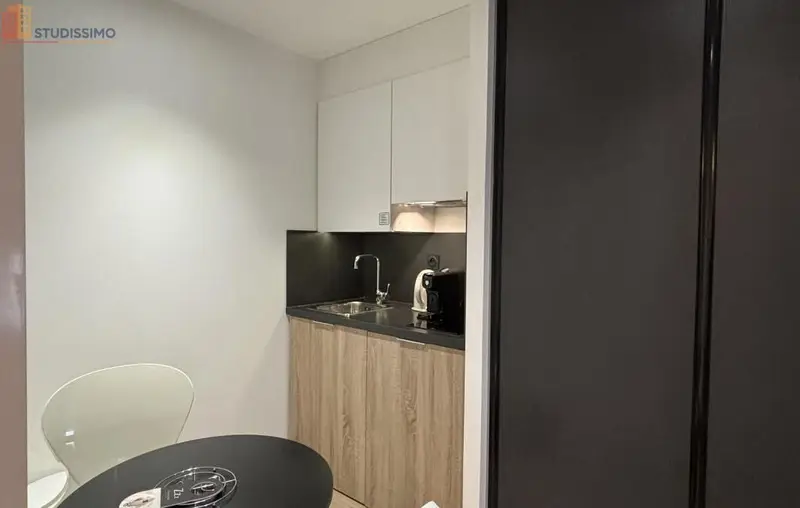 Studio 36m² Nîmes centre - Étage élevé, DPE C - Photo 4