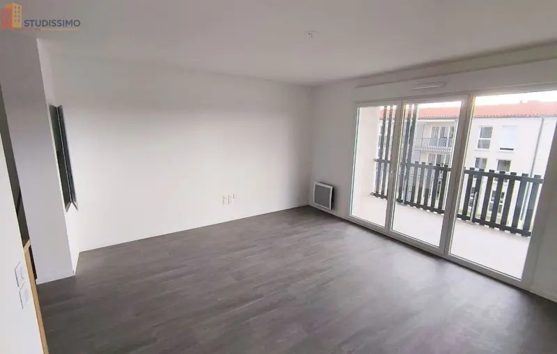Studio meublé 31m² Lons (64140) - Étage élevé, lumineux - Photo 2
