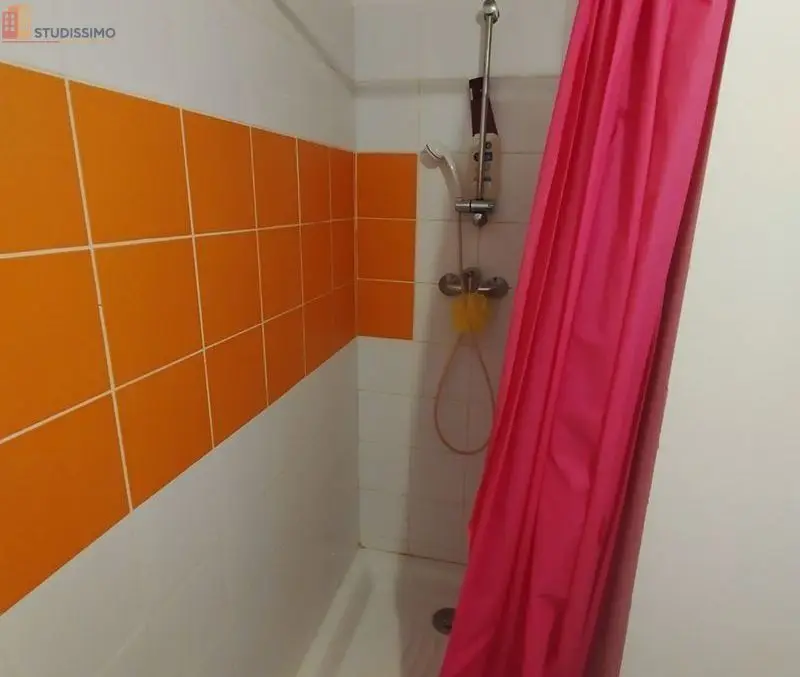 Studio 19m² Nîmes centre - Étage 3, DPE D - Photo 1