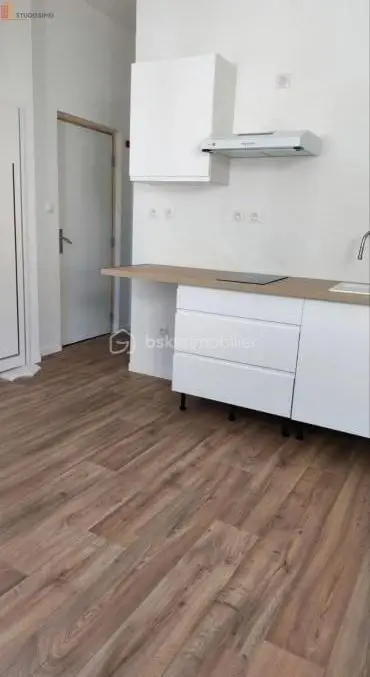 Studio 18m² Nîmes - (aucune caractéristique) - Photo 4