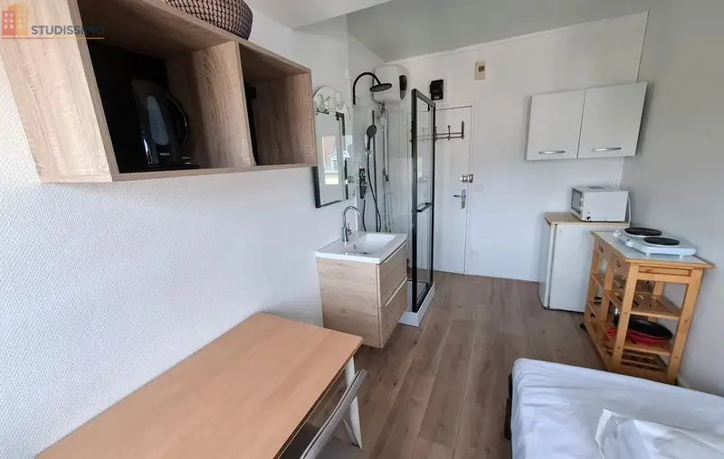 Studio meublé 9m² Chambéry centre - Vue, dernier étage - Photo 2