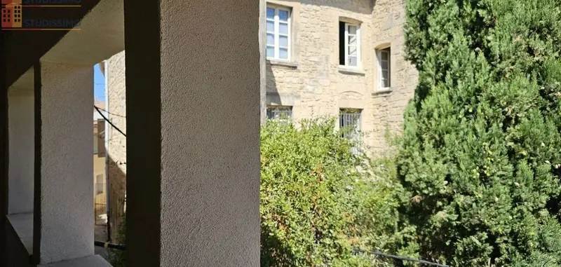 Studio 94m² Saint-Gilles 30800 - Triplex, 1 chambre - Photo 9