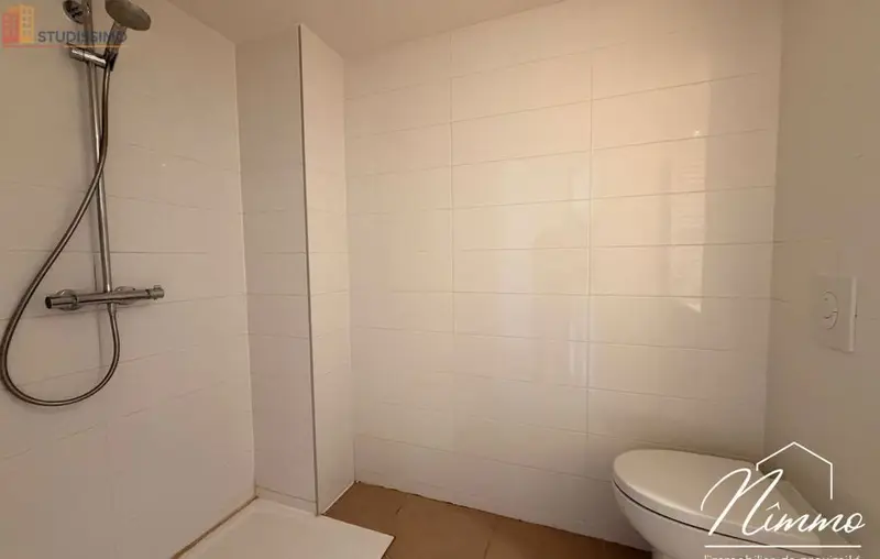 Studio 24m² Nîmes centre - DPE D, 1er étage - Photo 1