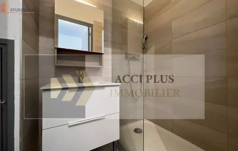 Studio 23m² Nîmes centre - DPE D, 1er étage - Photo 1