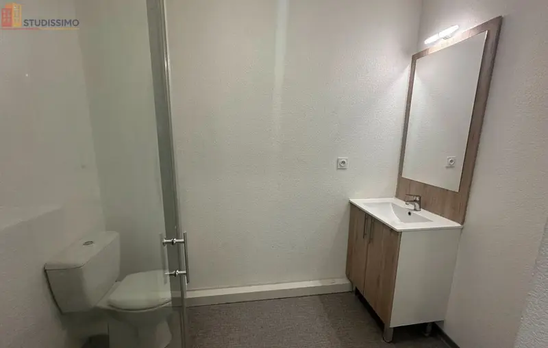 Studio 18m² Nîmes centre - Stationnement inclus - Photo 7