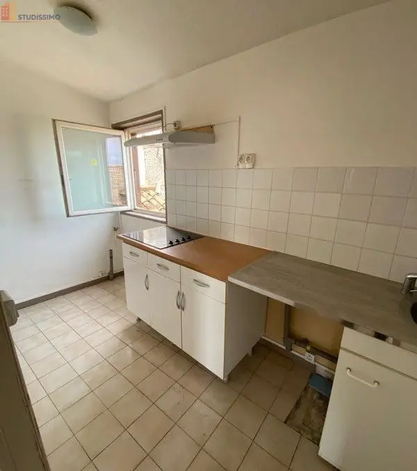 Studio 33m² Nîmes centre - Dernier étage, lumineux - Photo 2