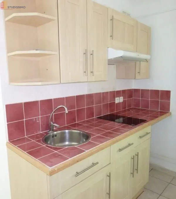 Studio 27m² Nîmes - DPE C, 1er étage - Photo 2