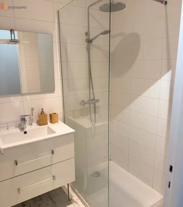 Studio 35m² Écully - Meublé, plein cœur - Photo 2