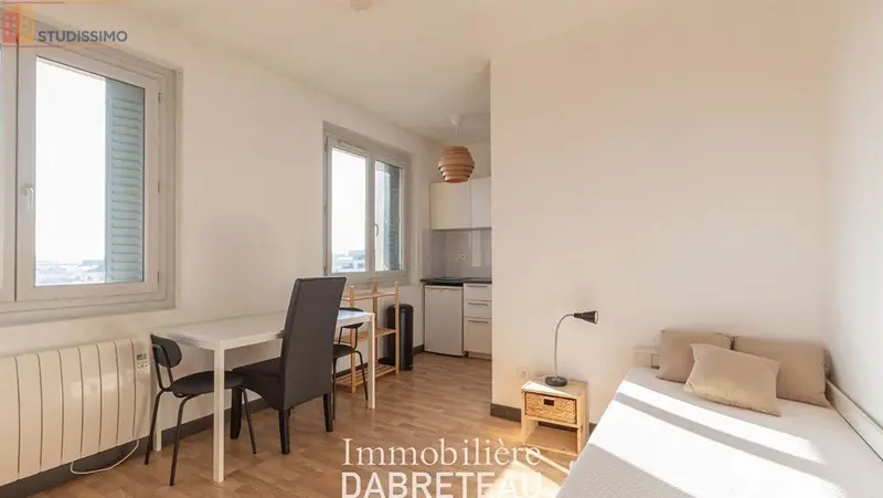 Studio meublé 18m² Lyon 8e - Dernier étage, lumineux - Photo 7
