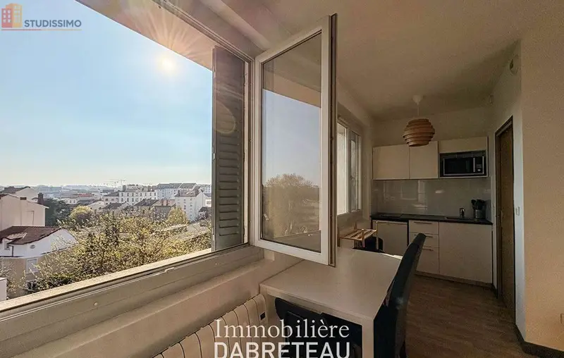 Studio meublé 18m² Lyon 8e - Dernier étage, lumineux - Photo 5