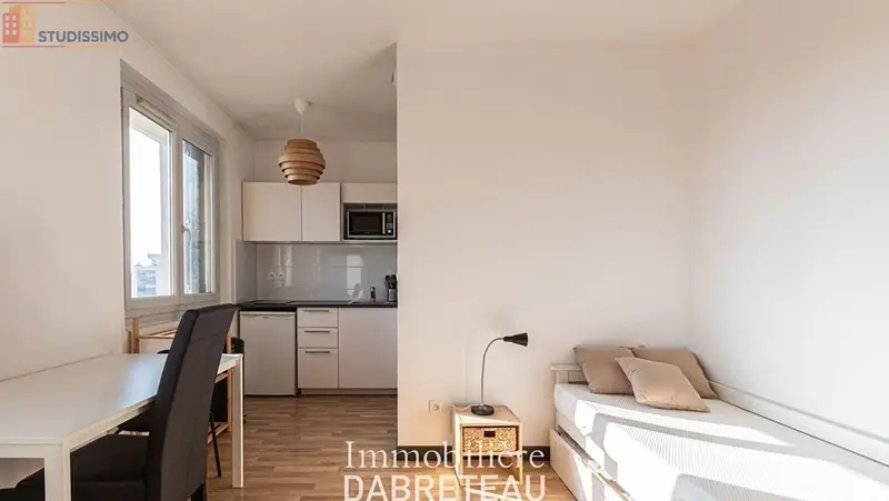 Studio meublé 18m² Lyon 8e - Dernier étage, lumineux - Photo 4