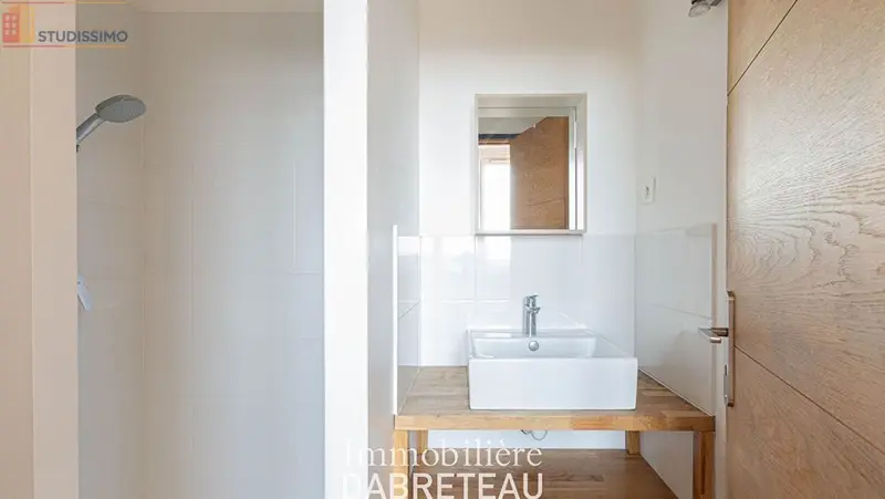 Studio meublé 18m² Lyon 8e - Dernier étage, lumineux - Photo 1