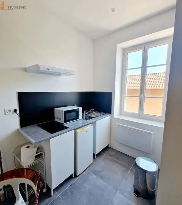Studio meublé 20m² Bron - Proche université, ligne D - Photo 2