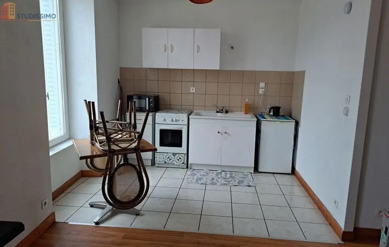 Studio meublé 28m² Thizy-les-Bourgs - Meublé, 1er étage - Photo 2