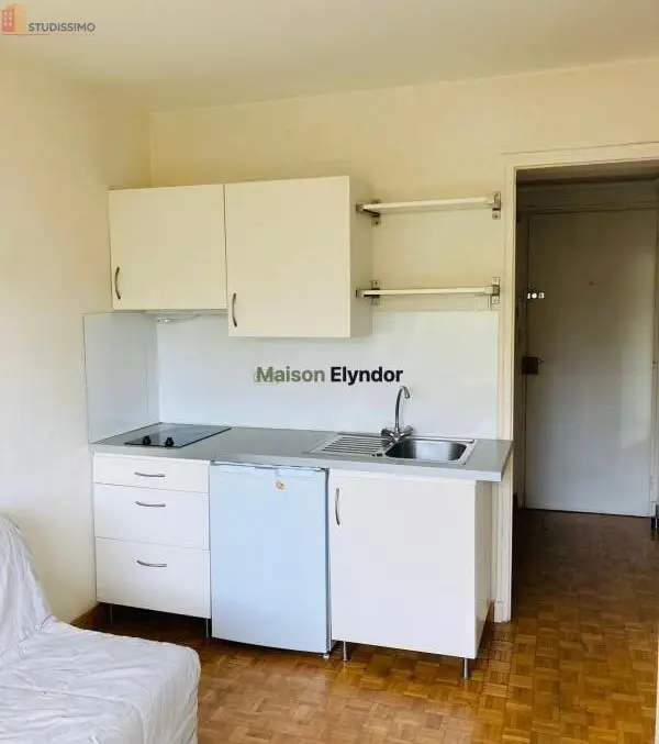 Studio meublé 15m² Paris 15e - Lumineux, 6e étage - Photo 2