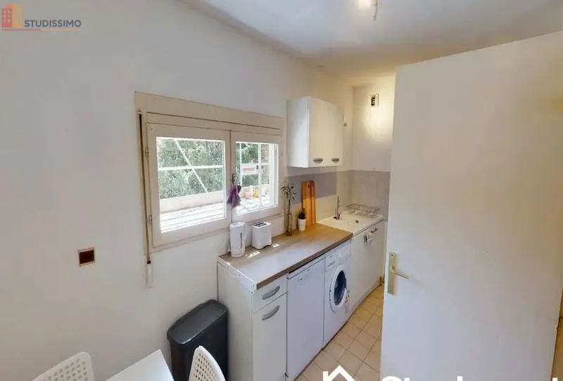 Studio meublé 11m² Lyon 7e - Meublé, au 2e étage - Photo 1