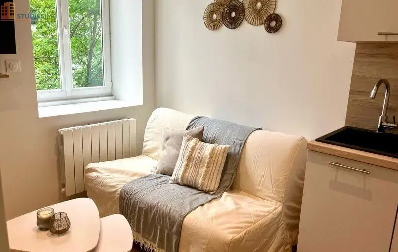 Studio meublé 16m² Oullins - Proche métro, tout équipé - Photo 4