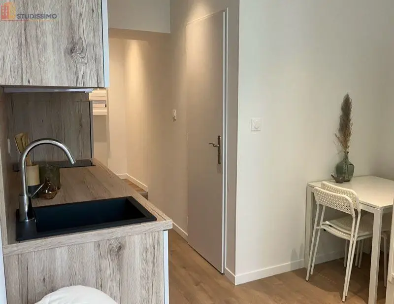 Studio meublé 16m² Oullins - Proche métro, tout équipé - Photo 2