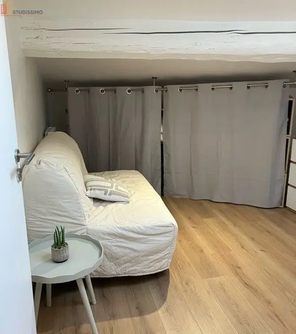 Studio meublé 16m² Saint-Genis-Laval - Mansardé, centre-ville - Photo 8
