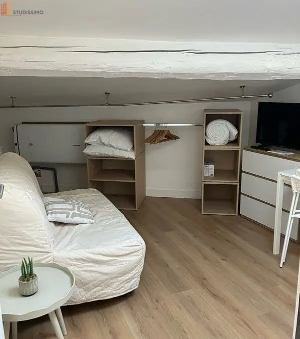 Studio meublé 16m² Saint-Genis-Laval - Mansardé, centre-ville - Photo 6