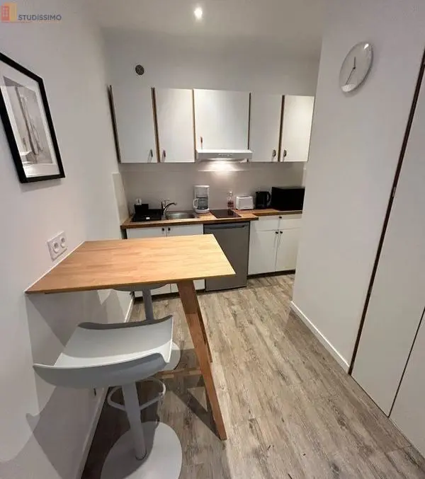 Studio meublé 19m² Paris 14e - Chambre indépendante, accès cour - Photo 2
