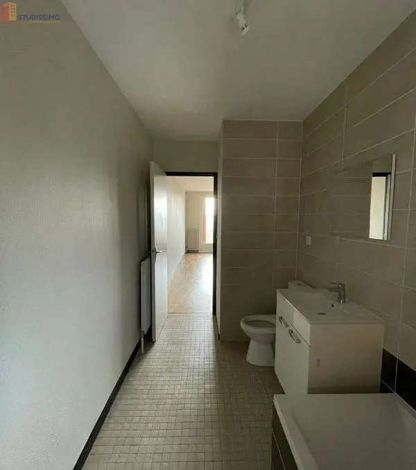 Studio 42m² Villeurbanne - étage élevé, lumineux - Photo 2