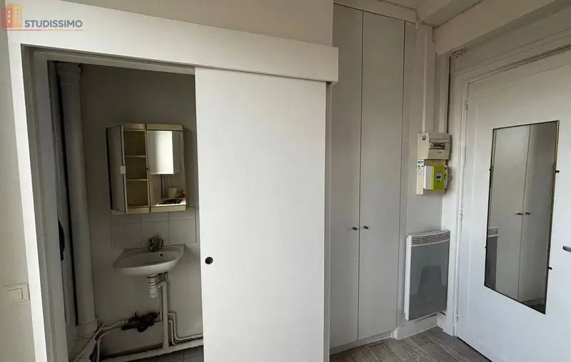 Studio meublé 9m² Paris 16e - Étage élevé, lumineux - Photo 4