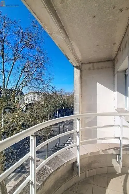 Studio 33m² Tours centre - Balcon, parking et cave - Photo 8