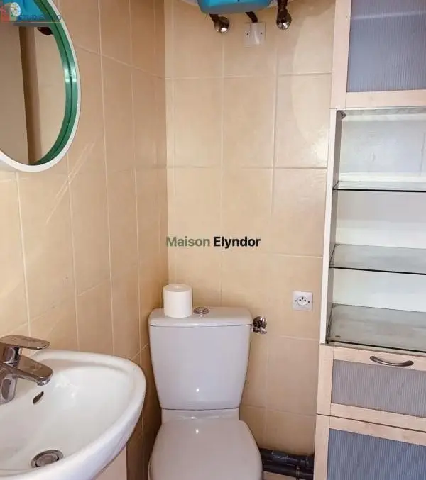 Studio meublé 18m² Paris 9e - Étage élevé, lumineux - Photo 3