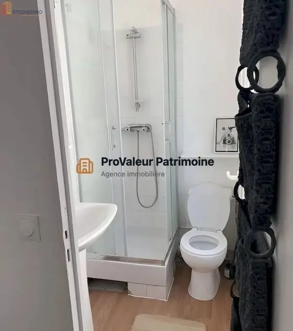 Studio meublé 21m² Paris 10e - Lumineux, dernier étage - Photo 9