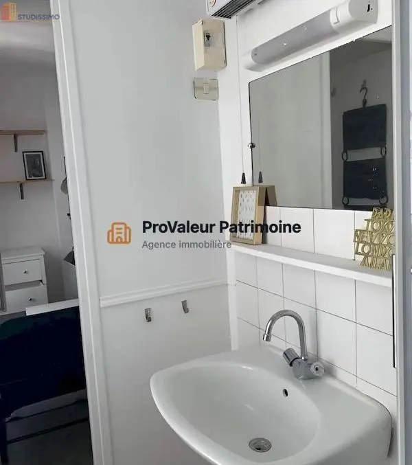 Studio meublé 21m² Paris 10e - Lumineux, dernier étage - Photo 1