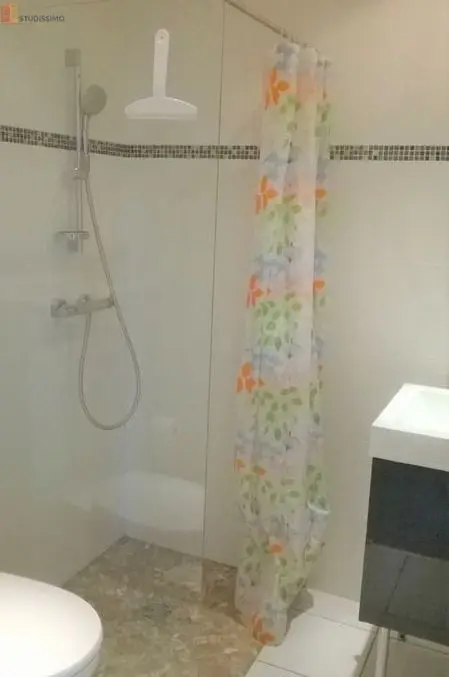 Studio meublé 24m² Vénissieux - Lumineux, proche métro Parilly - Photo 3