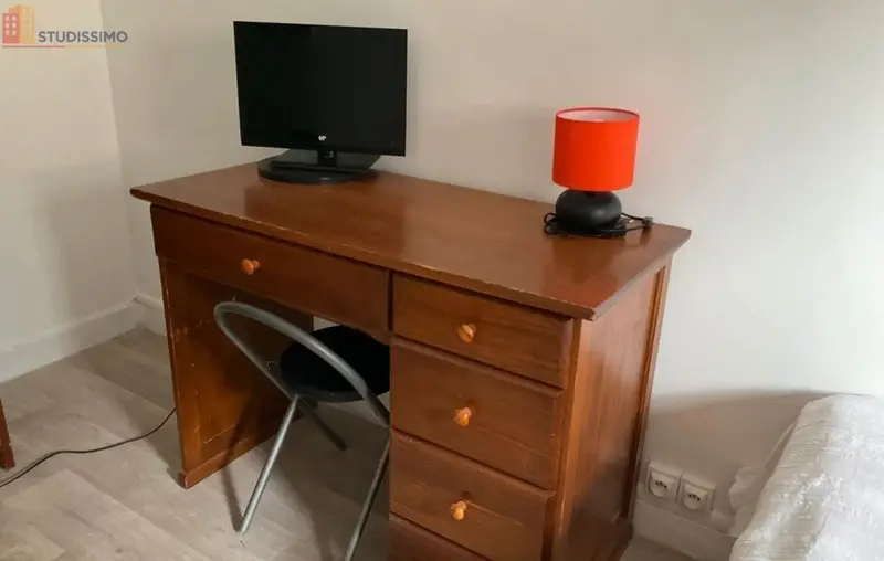 Studio meublé 11m² Paris 16e - Étage élevé, calme - Photo 1
