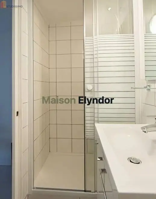 Studio meublé 15m² Paris 1er - Étage élevé, lumineux - Photo 11