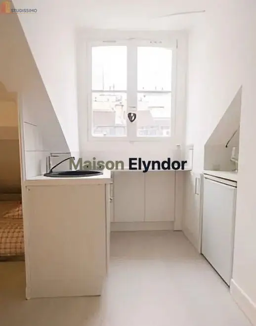 Studio meublé 15m² Paris 1er - Étage élevé, lumineux - Photo 8