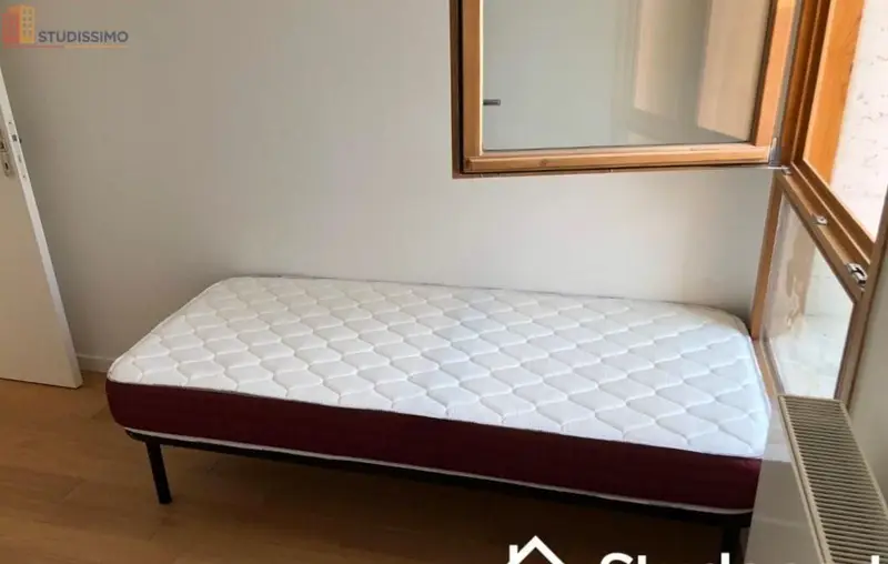 Studio meublé 11m² Paris 18e - Lumineux, vue dégagée - Photo 3