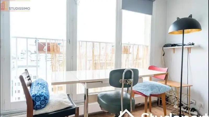 Studio meublé 27m² Paris 20e - Étage élevé, lumineux - Photo 1