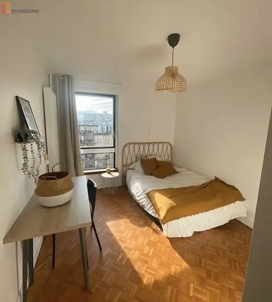 Studio meublé 12m² Paris 15e - Étage élevé, lumineux - Photo 3