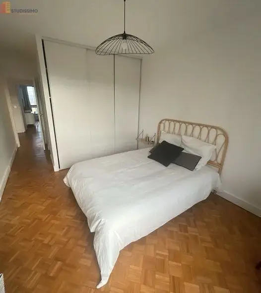 Studio meublé 12m² Paris 15e - Étage élevé, lumineux - Photo 1