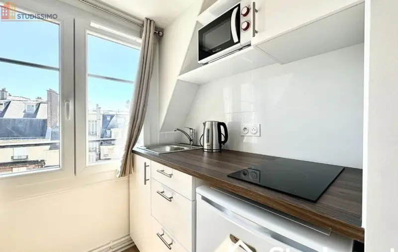 Studio meublé 11m² Paris 17e - Étage élevé, lumineux - Photo 2