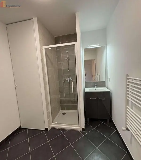 Studio 33m² Sathonay-Camp 69580 - Photo 2