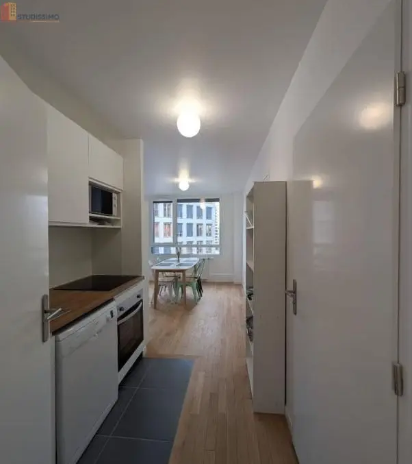 Studio meublé 12m² Paris 18e - Vue, lumineux - Photo 2