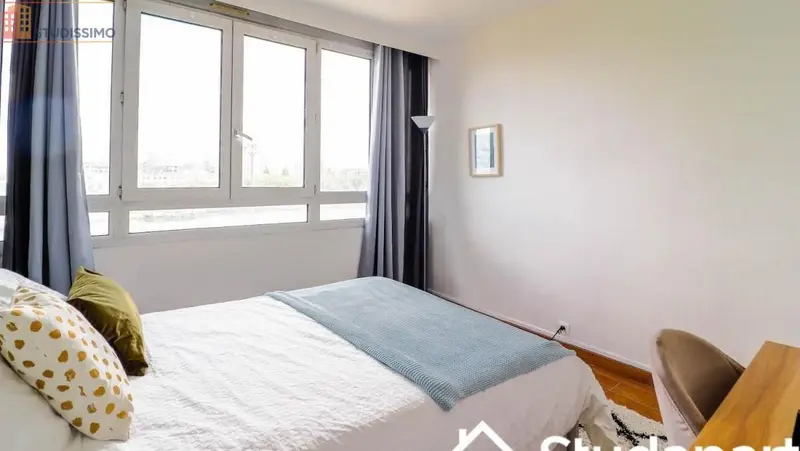 Studio meublé 16m² Paris 15e - Lumineux, étage élevé - Photo 2