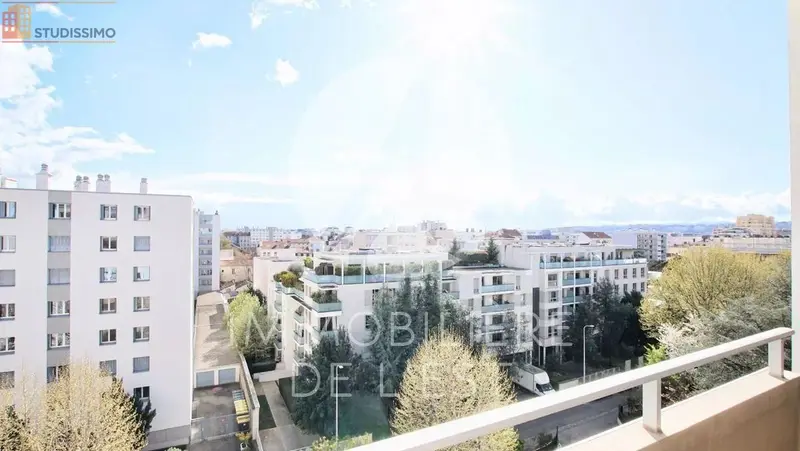Studio meublé 26m² Lyon 8e - Étage élevé, lumineux - Photo 1