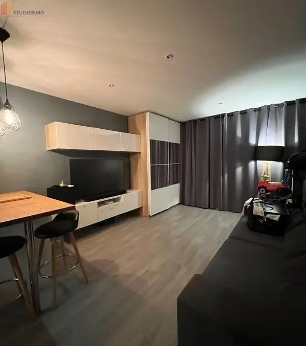 Studio meublé 26m² Paris 11e - Balcon, climatisation - Photo 3