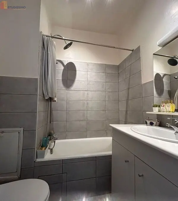 Studio meublé 28m² Lyon 8e - Meublé, parking - Photo 2
