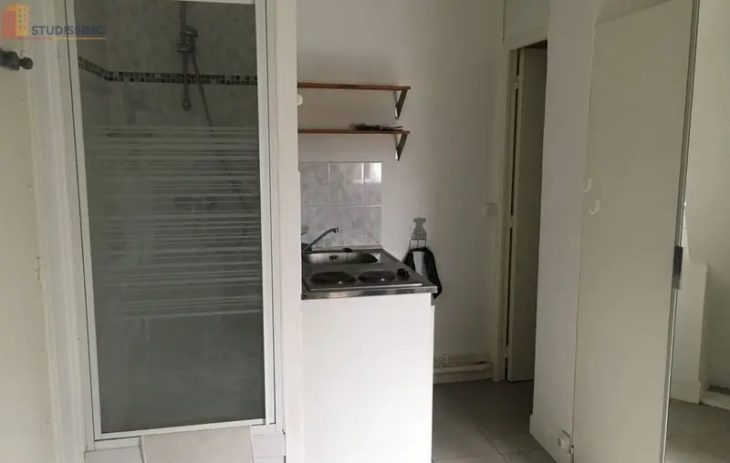 Studio meublé 13m² Paris 5e - Meublé, dernier étage lumieux - Photo 6