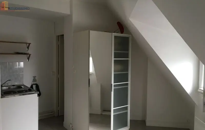 Studio meublé 13m² Paris 5e - Meublé, dernier étage lumieux - Photo 7
